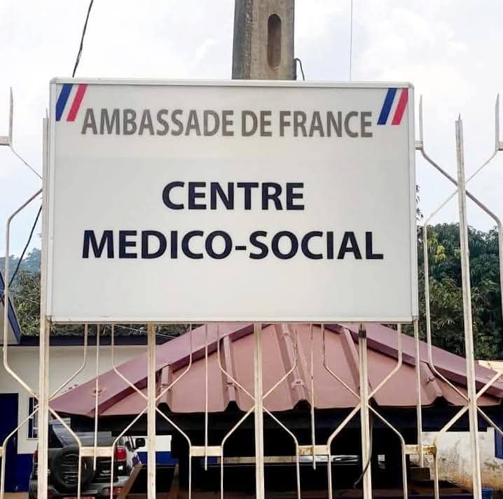 Plaque du Centre Médico Français